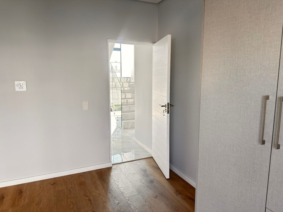 4 Bedroom Property for Sale in Sandown Western Cape